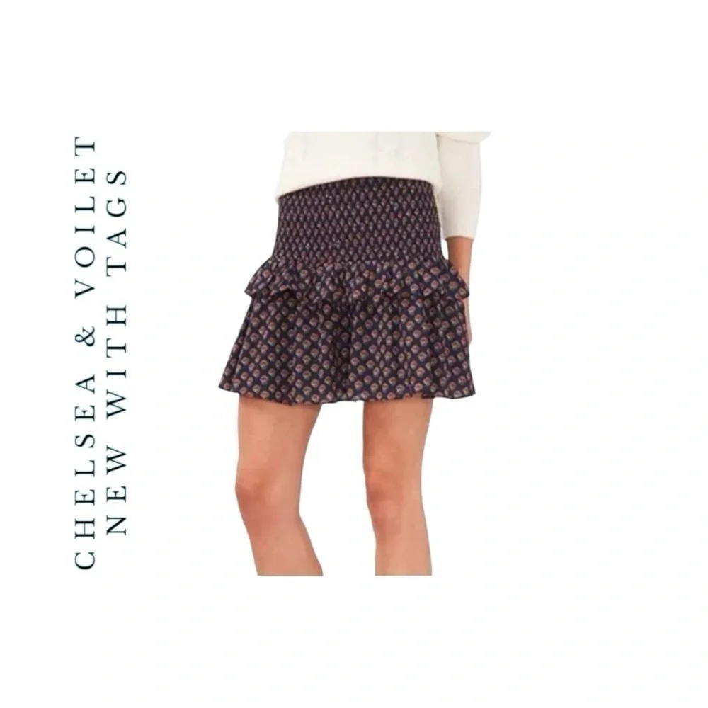 1697. CHELSEA & VOILET SMOCKED AND FLARE MINI SKIRT SIZE XSMALL FLORAL PATTERN